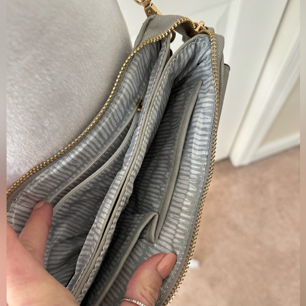 Grey multi pocket crossbody bag - NWT - Picture 10 of 15